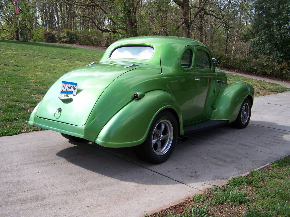 Plymouth-Custom-1939-green-4