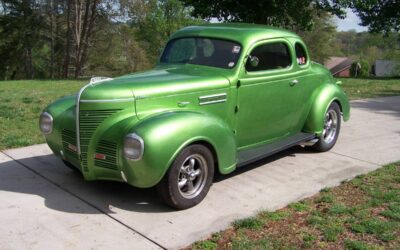 Plymouth Custom  1939 green