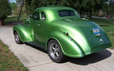 Plymouth-Custom-1939-green-6
