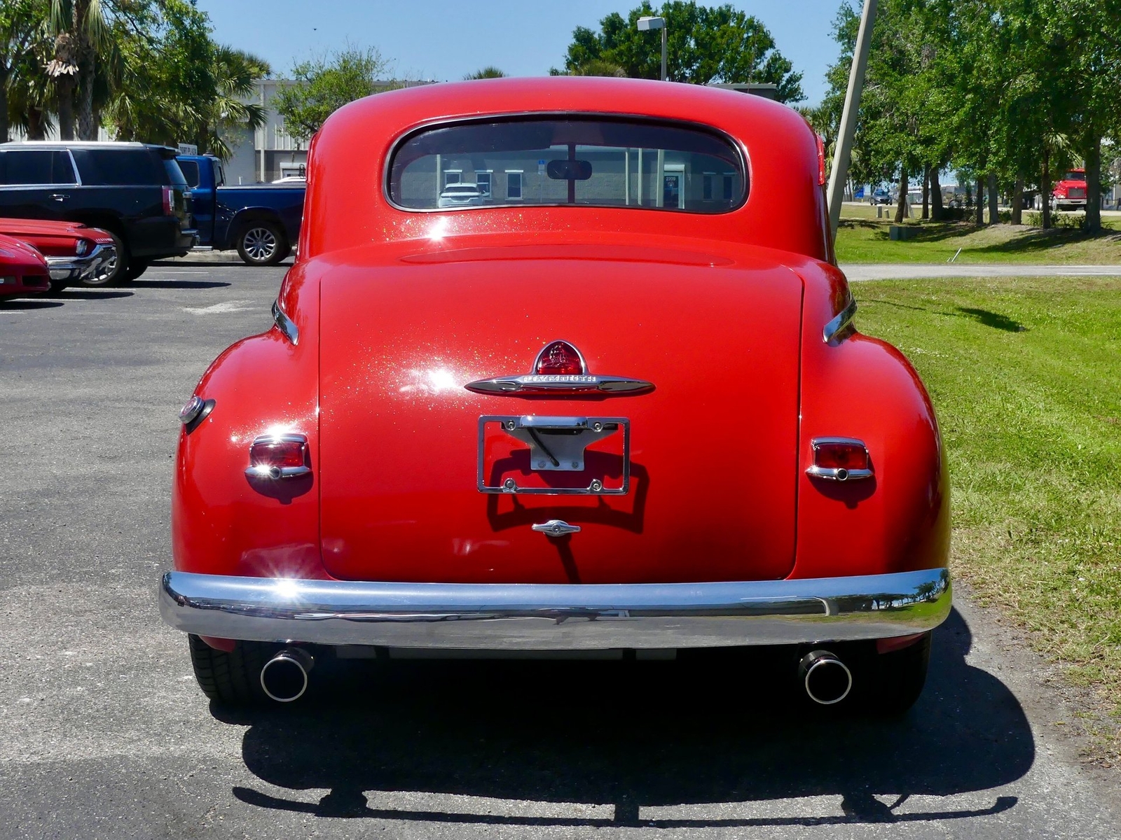 Plymouth-Custom-1948-Sedan-16