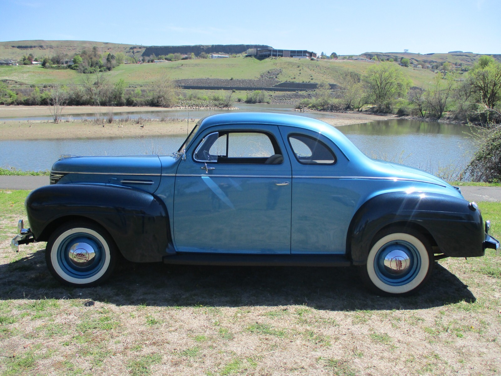 Plymouth-Deluxe-1940-Coupe-2