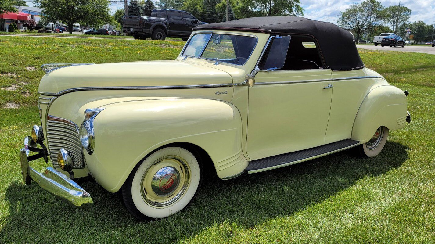 Plymouth Deluxe 1941 --
