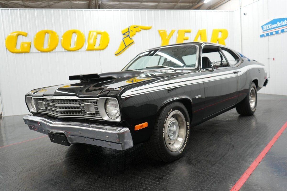 Plymouth-Duster-1974-1