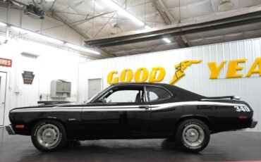 Plymouth-Duster-1974-5