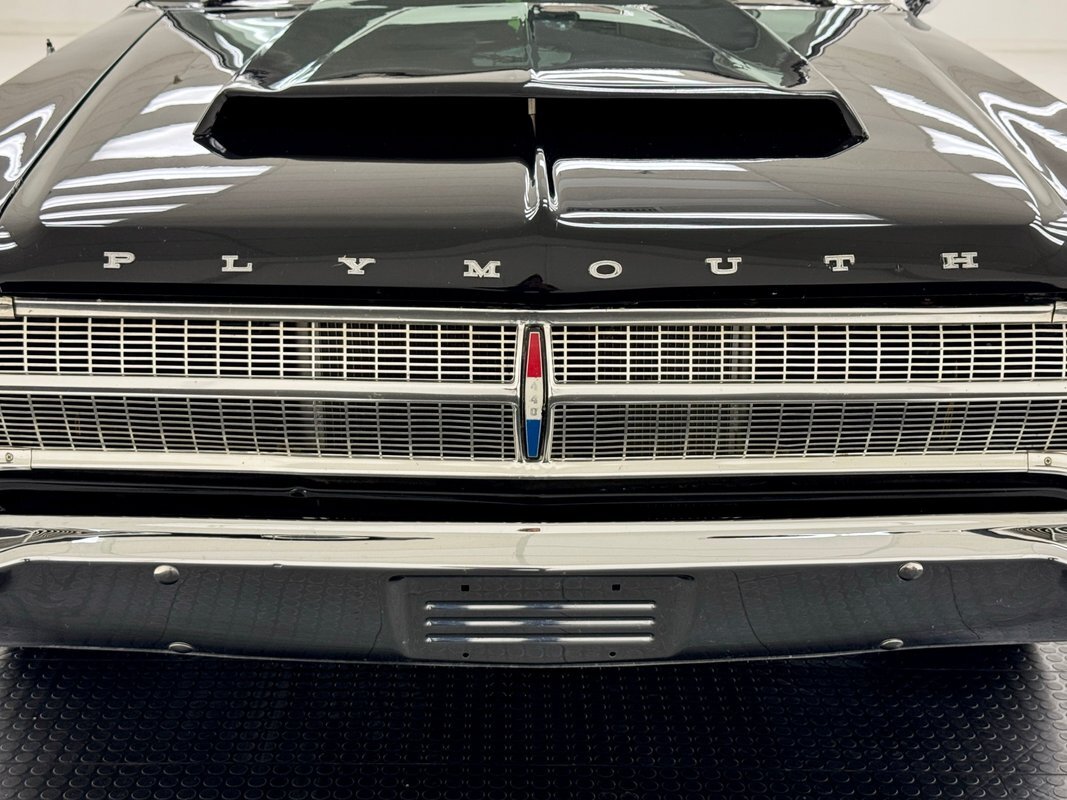 Plymouth-Fury-1965-Hardtop-8
