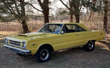 Plymouth-GTX-1967-Coupe-2