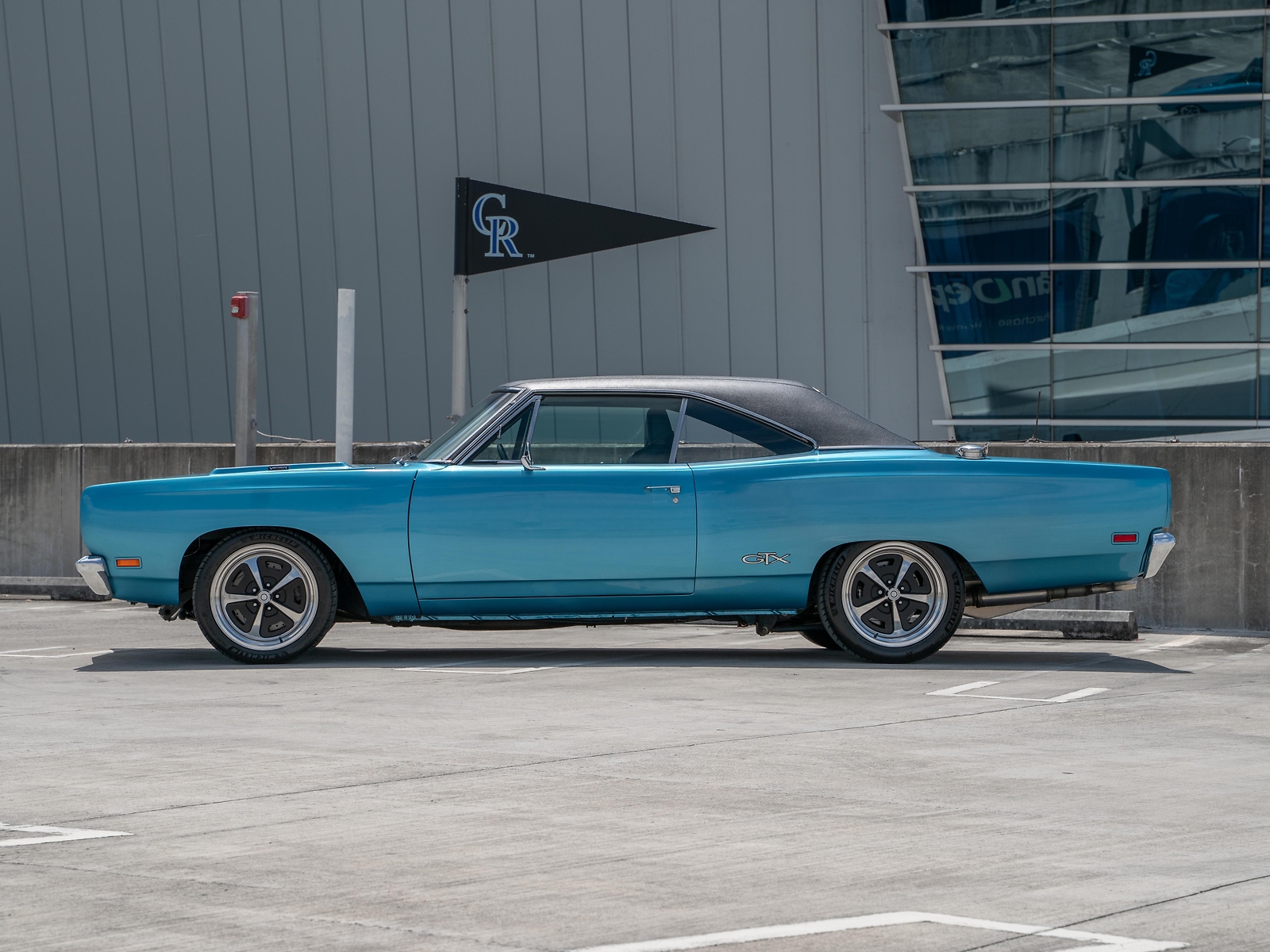 Plymouth-GTX-1969-4