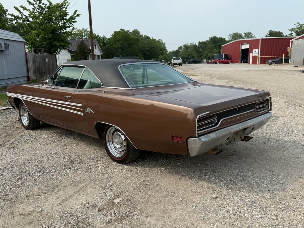 Plymouth-GTX-1970-2