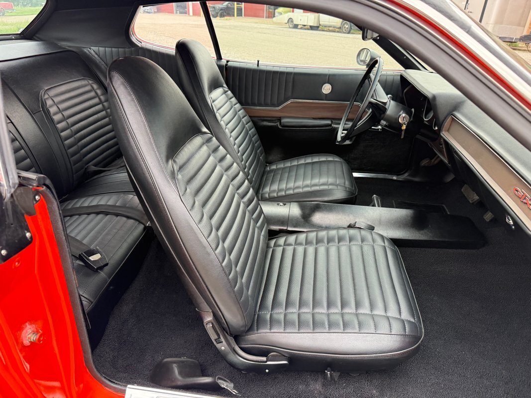 Plymouth-GTX-1971-15