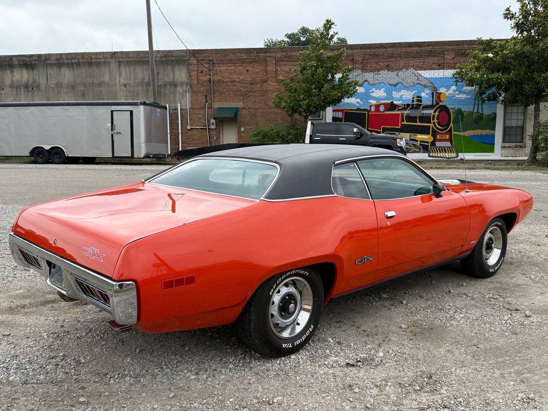 Plymouth-GTX-1971-2