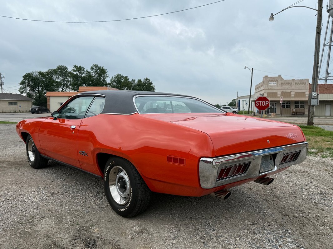 Plymouth-GTX-1971-3