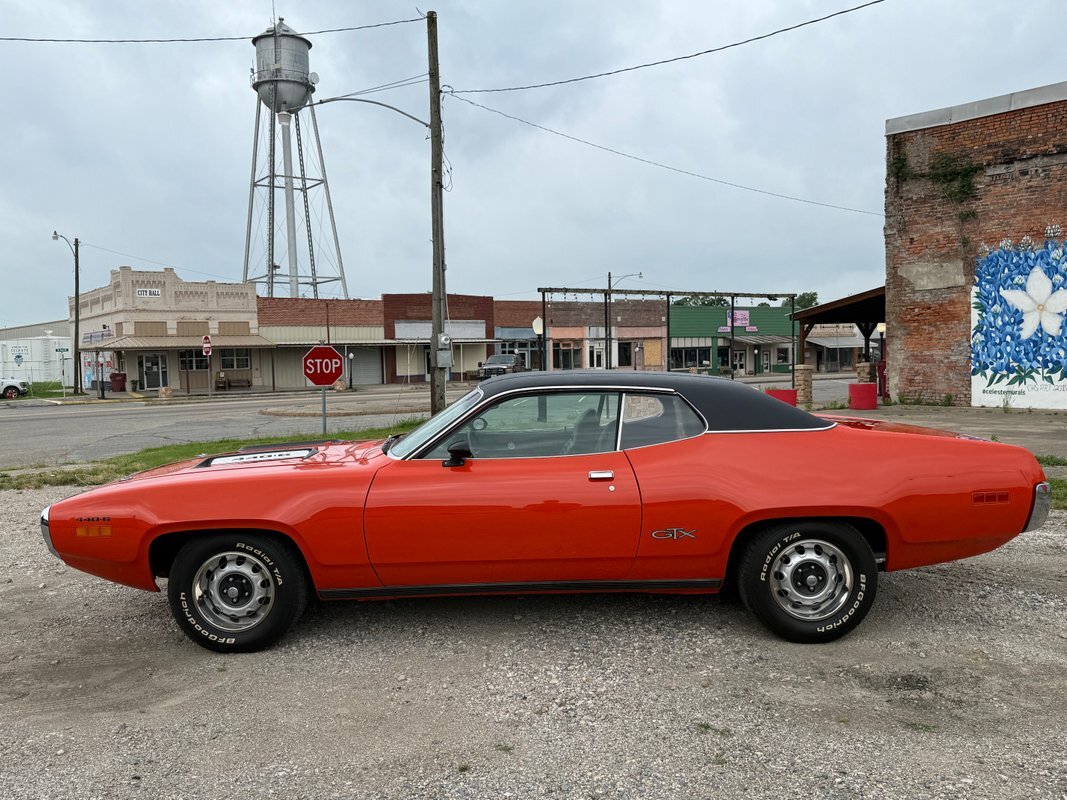 Plymouth-GTX-1971-4