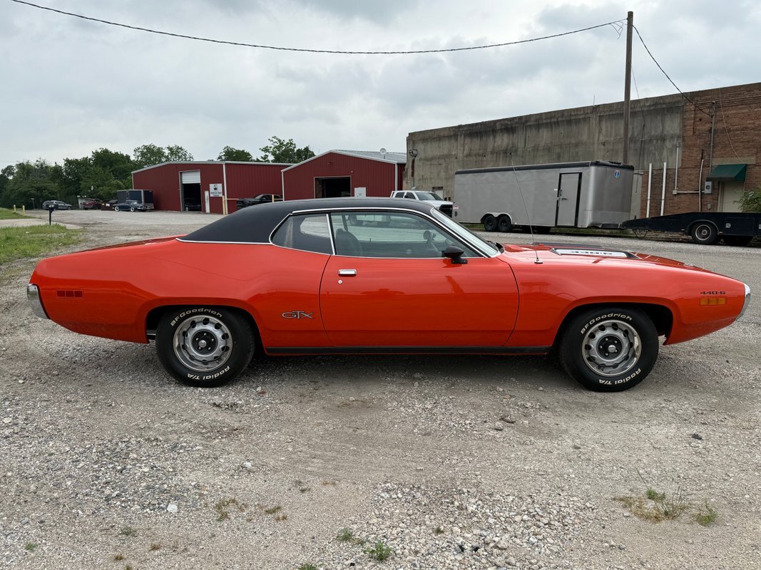 Plymouth-GTX-1971-5