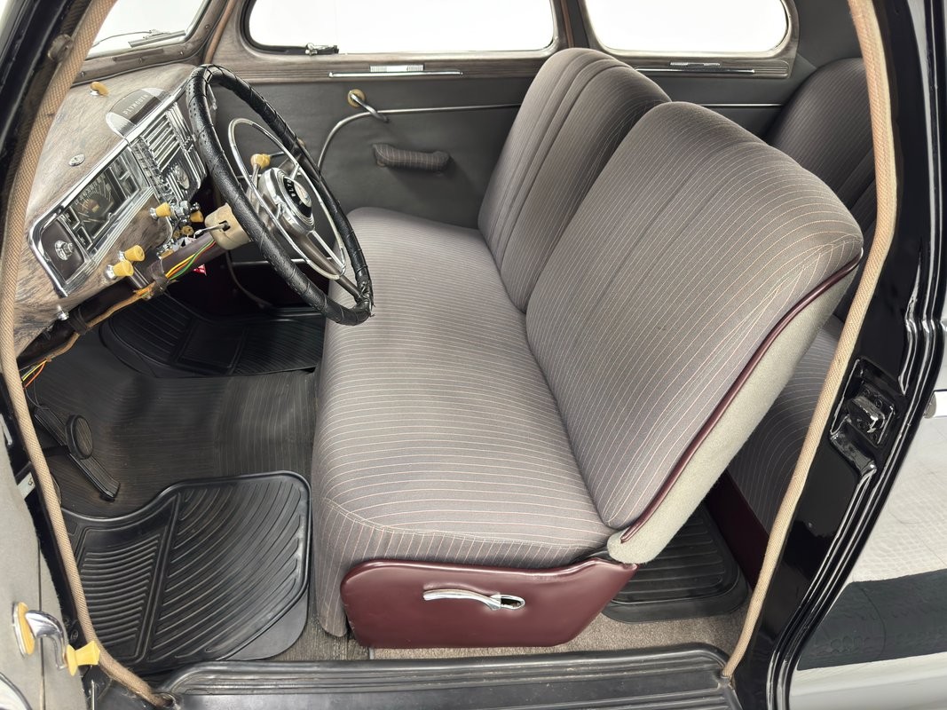 Plymouth-P15-C-Special-Deluxe-1948-Coupe-35