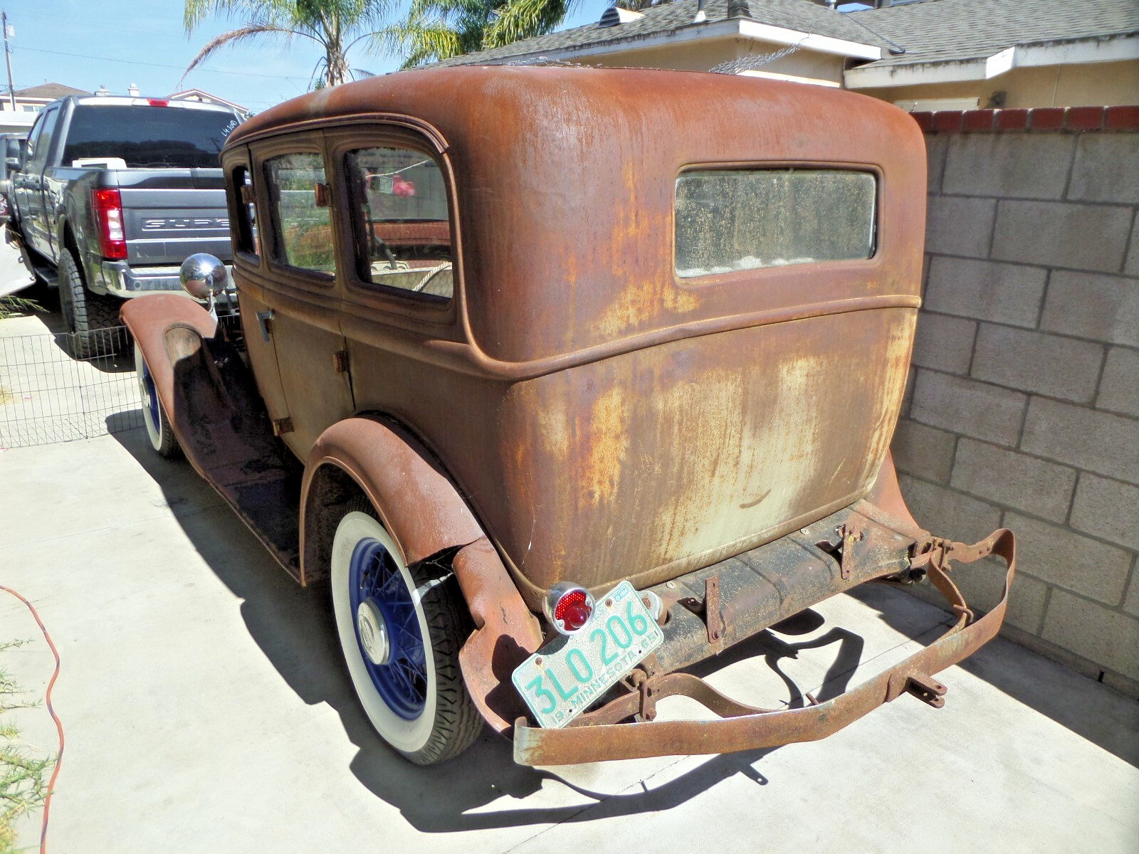 Plymouth-PB-Sedan-1932-Sedan-10