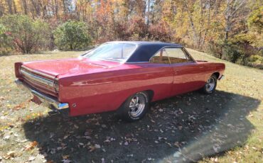 Plymouth-Road-Runner-1968-hardtop-1