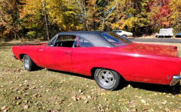 Plymouth-Road-Runner-1968-hardtop-10
