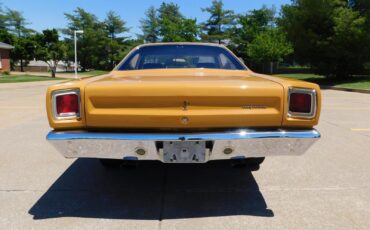 Plymouth-Road-Runner-1969-10