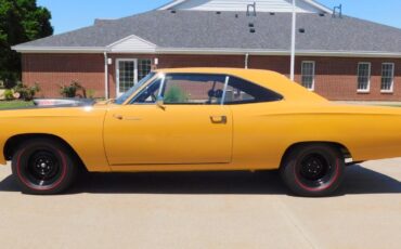 Plymouth-Road-Runner-1969-11