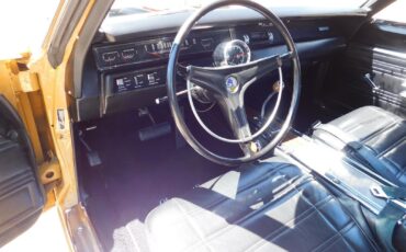 Plymouth-Road-Runner-1969-13