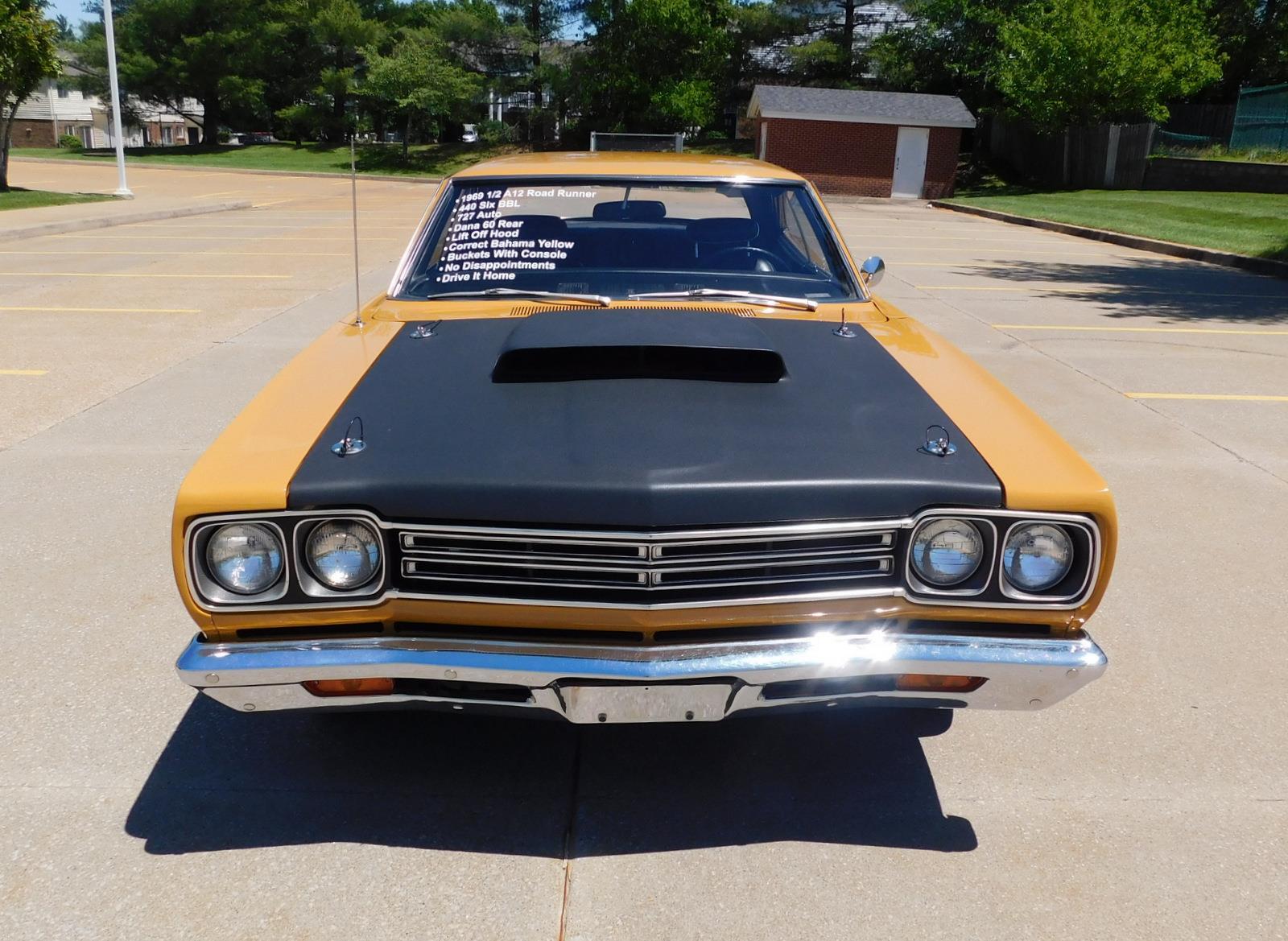 Plymouth-Road-Runner-1969-17