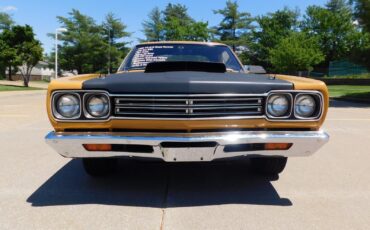 Plymouth-Road-Runner-1969-18