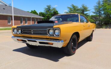 Plymouth-Road-Runner-1969-2