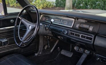 Plymouth-Road-Runner-1969-2-Door-12