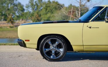 Plymouth-Road-Runner-1969-2-Door-28