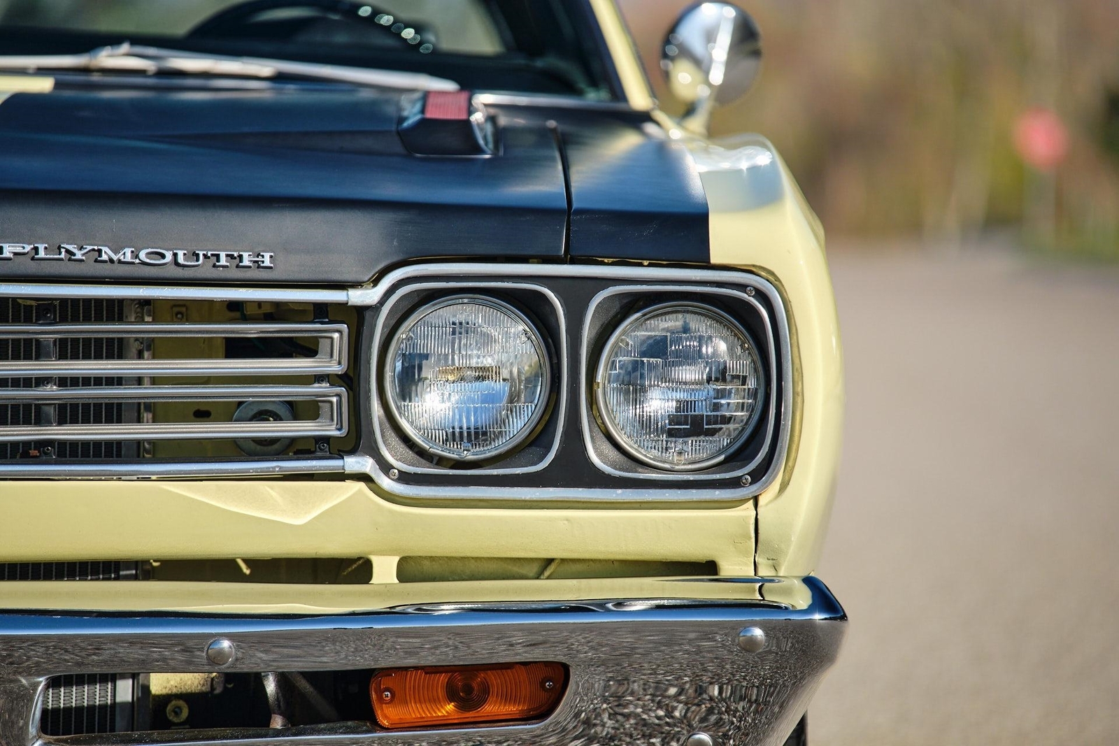 Plymouth-Road-Runner-1969-2-Door-30