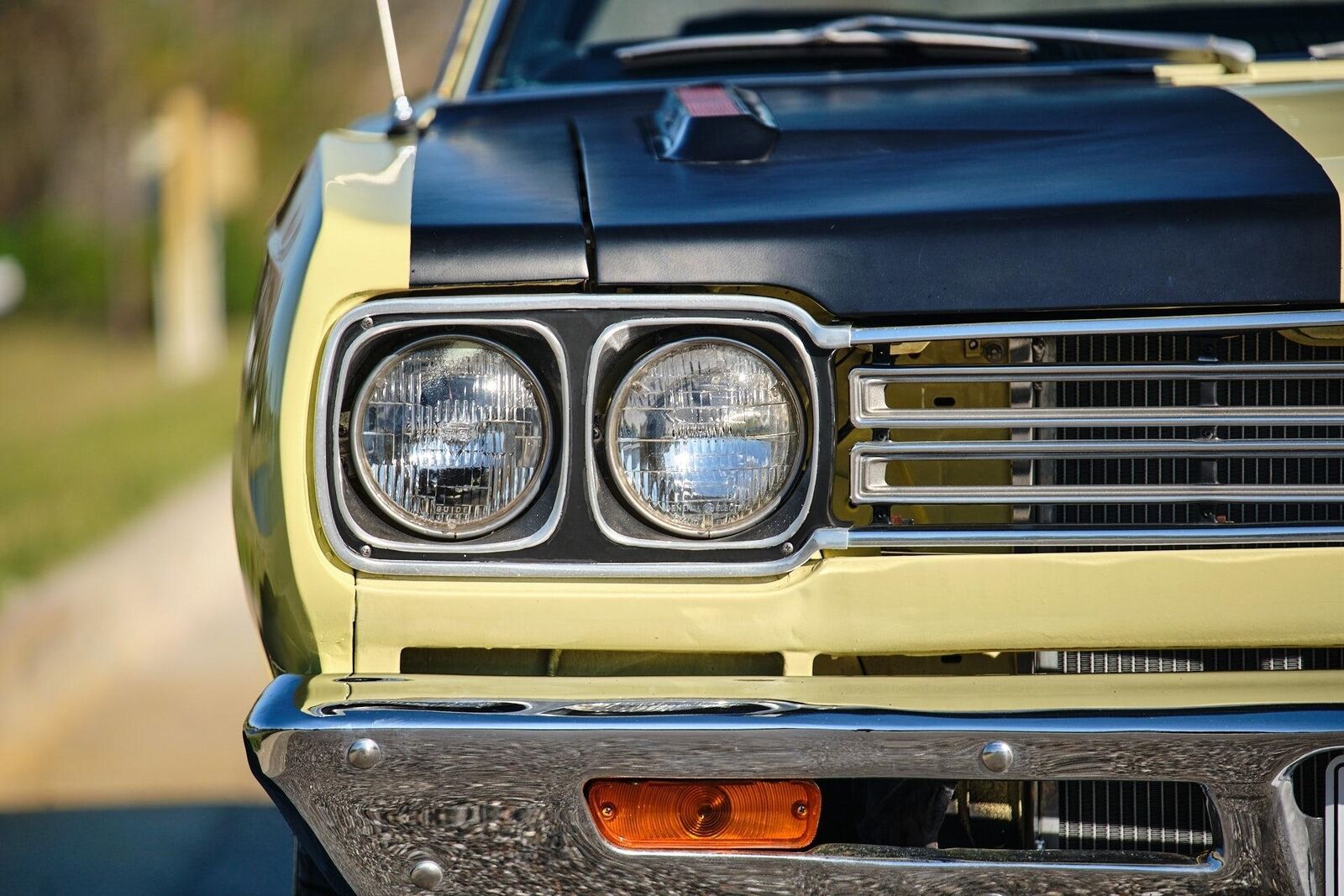 Plymouth-Road-Runner-1969-2-Door-32