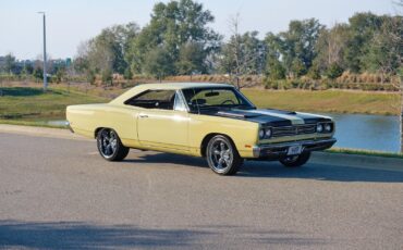 Plymouth-Road-Runner-1969-2-Door-8