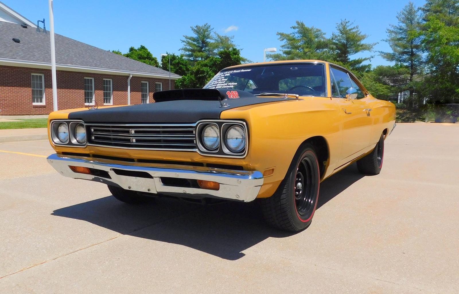 Plymouth-Road-Runner-1969-2