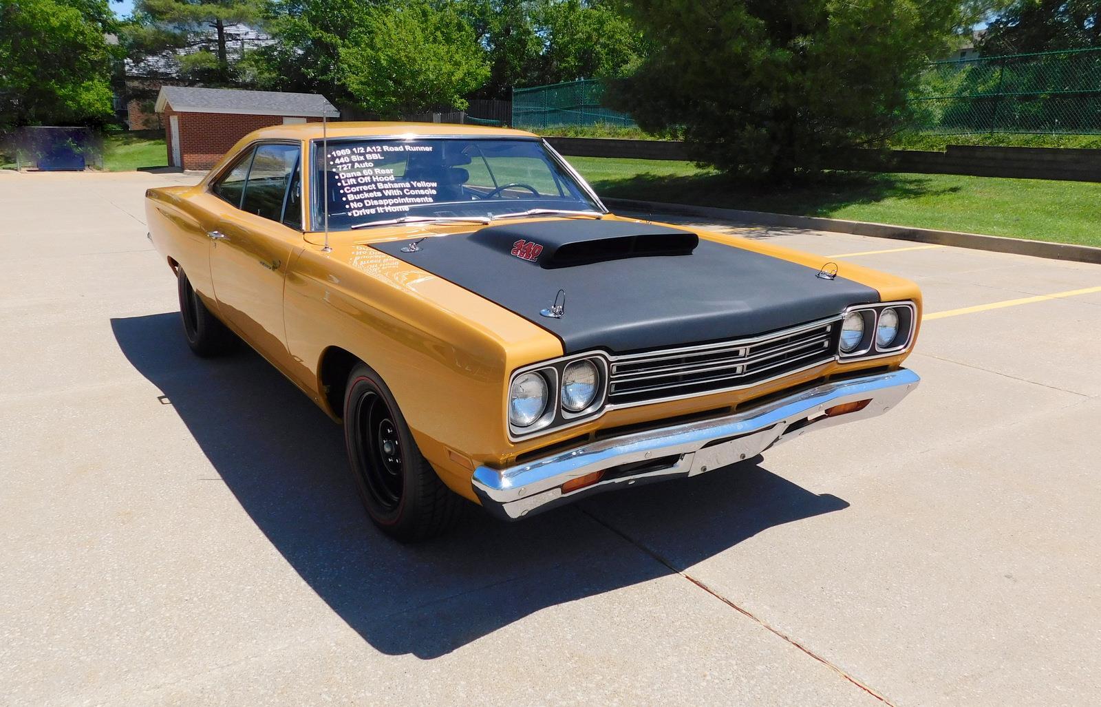 Plymouth-Road-Runner-1969-20
