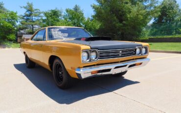 Plymouth-Road-Runner-1969-21