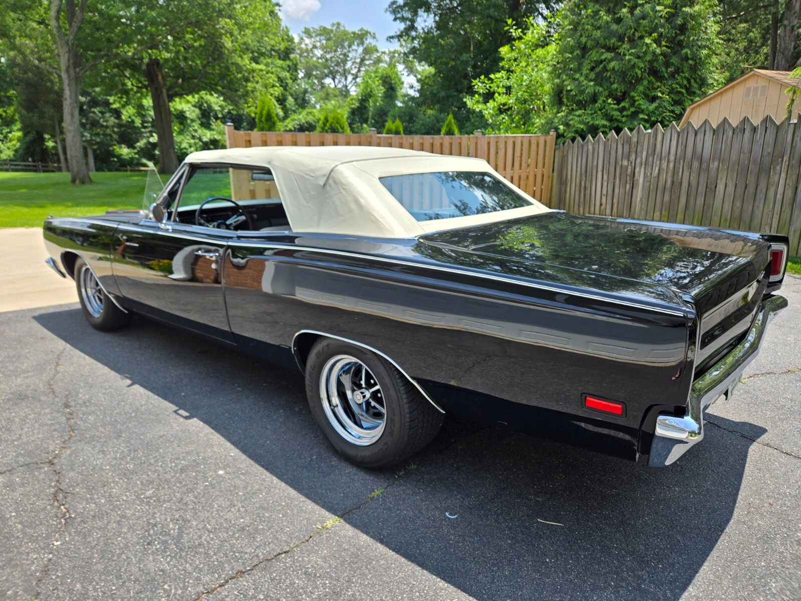 Plymouth-Road-Runner-1969-Convertible-37