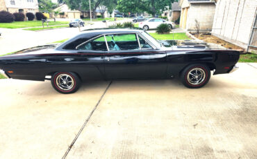 Plymouth-Road-Runner-1969-Coupe-1