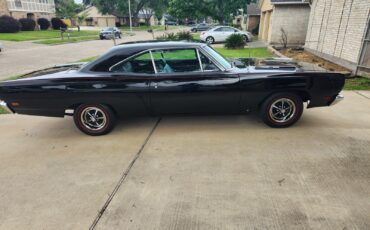 Plymouth-Road-Runner-1969-Coupe-12