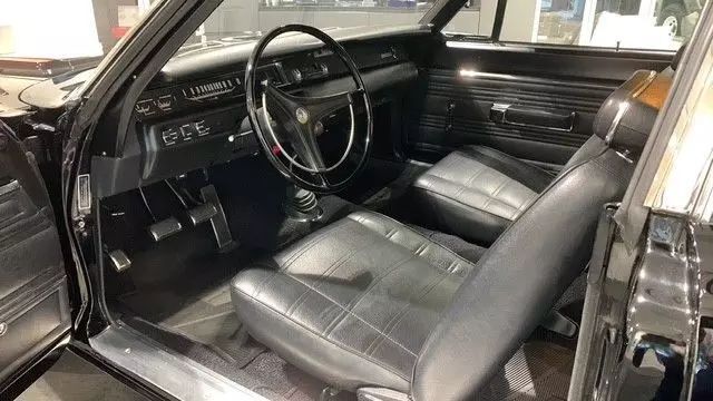Plymouth-Road-Runner-1969-Coupe-8
