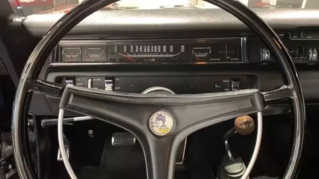 Plymouth-Road-Runner-1969-Coupe-9