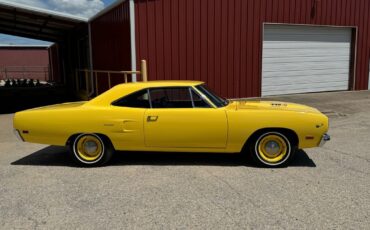 Plymouth-Road-Runner-1970-24
