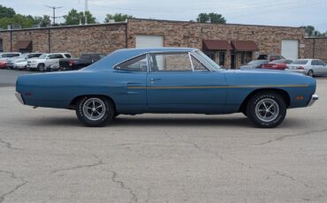 Plymouth-Road-Runner-1970-Coupe-11