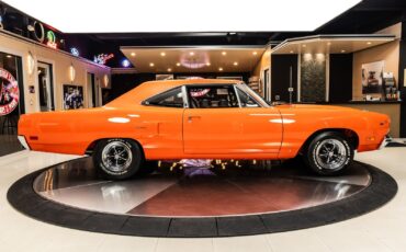 Plymouth-Road-Runner-1970-Coupe-11