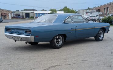 Plymouth-Road-Runner-1970-Coupe-2