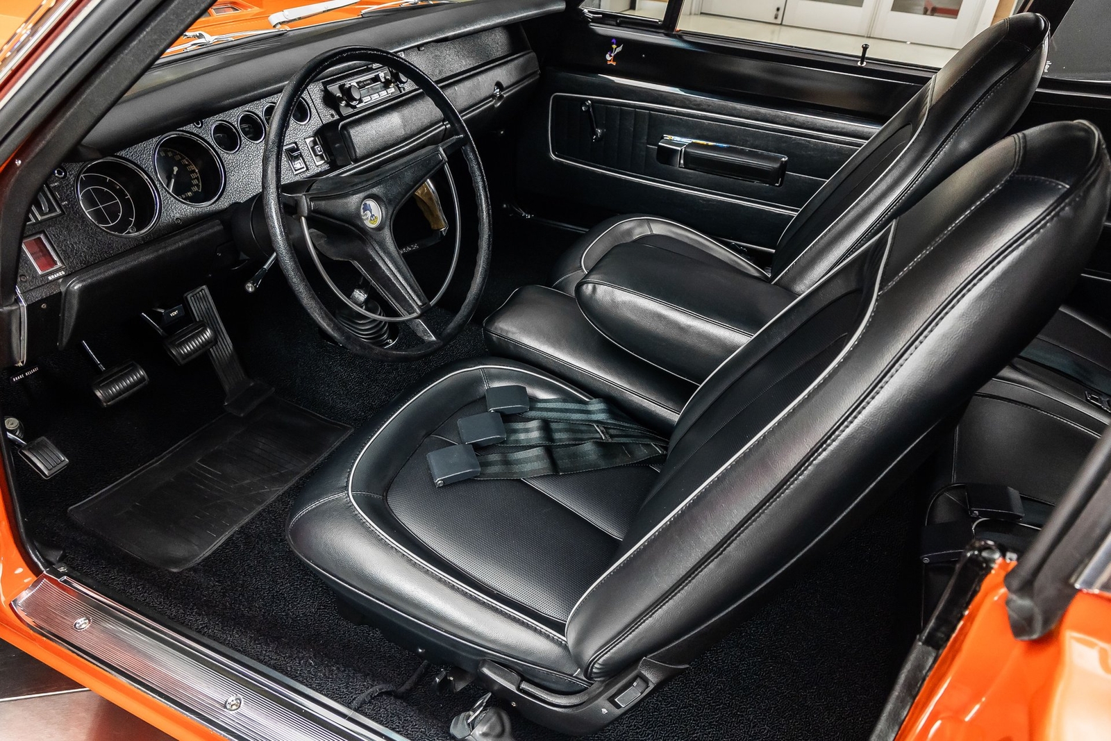 Plymouth-Road-Runner-1970-Coupe-2