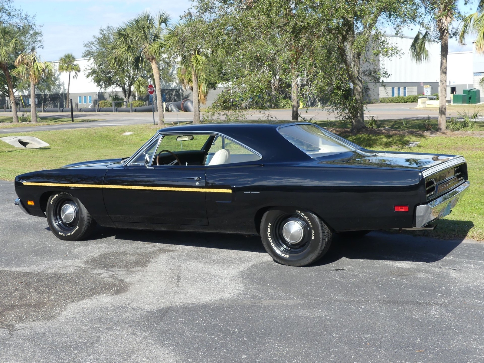 Plymouth-Road-Runner-1970-Other-17