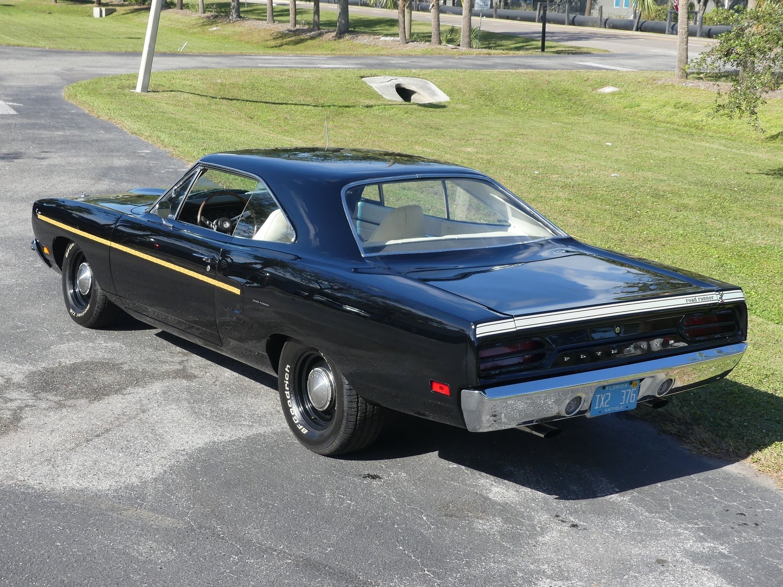 Plymouth-Road-Runner-1970-Other-19