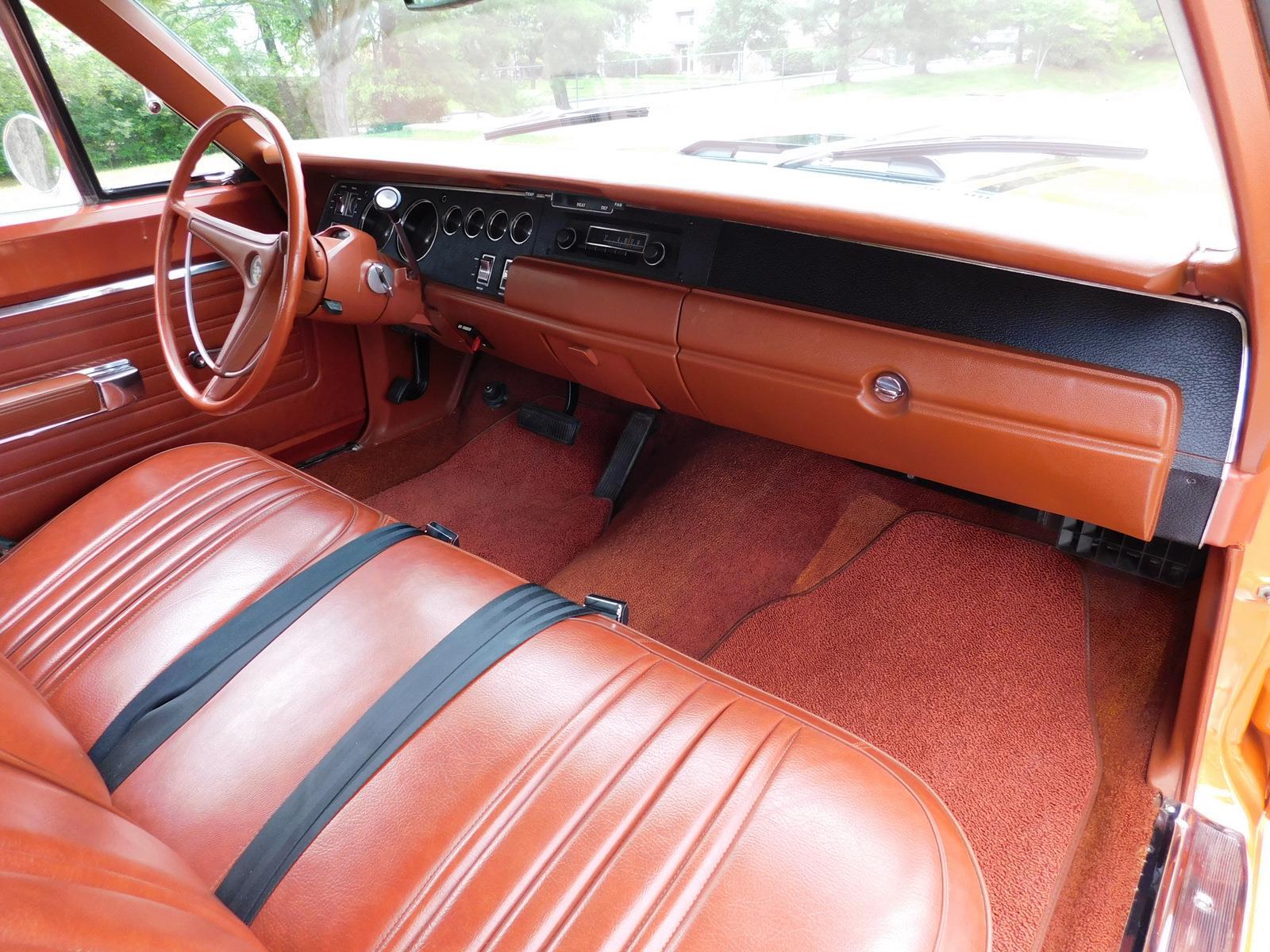 Plymouth-Road-Runner-1970-coupe-14