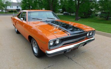Plymouth-Road-Runner-1970-coupe-16