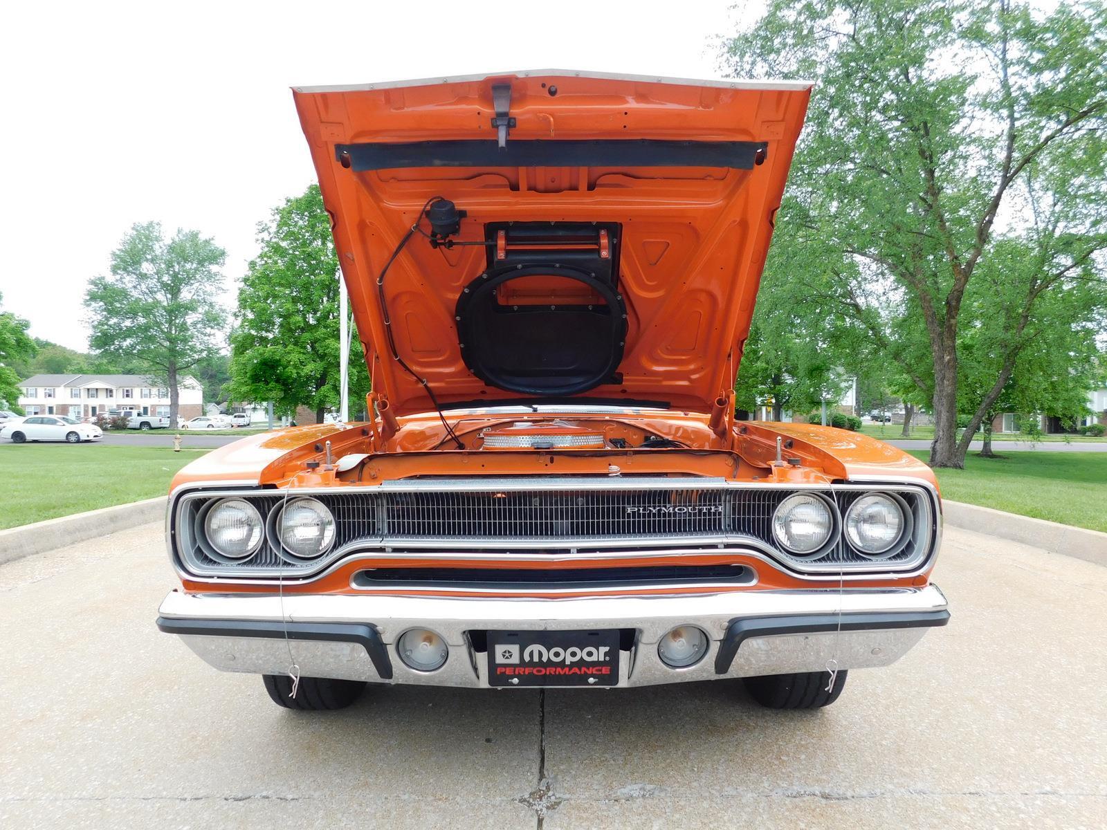 Plymouth-Road-Runner-1970-coupe-2